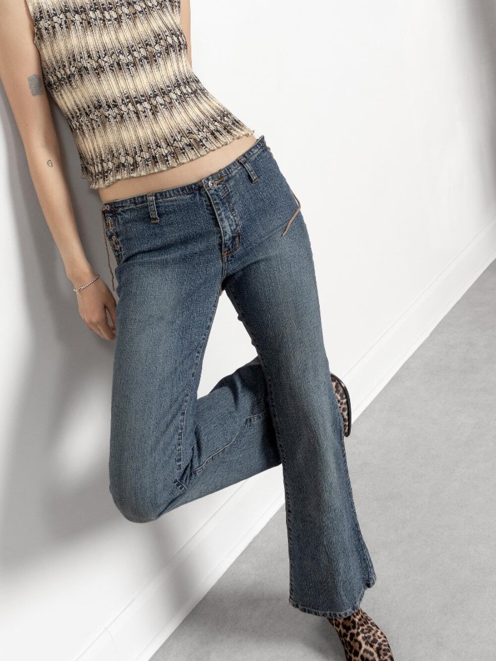Y2K Low Rise 2000's Jeans Corset Side Ties – Stretch Flares / Size 7